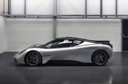 开云体育APP下载-绿茵场与硬木地板的共鸣，当英超争冠夜遇上利拉德时刻