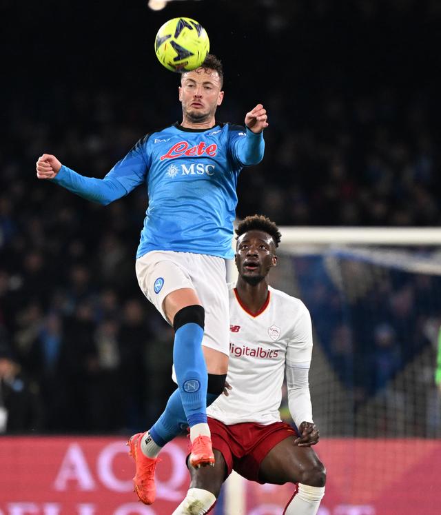 包含那不勒斯鏖战罗马，马尔基尼奥斯惊艳世界的词条