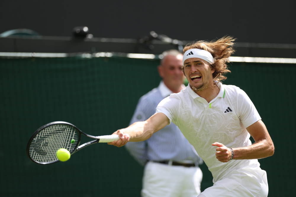 日本网球队力克意大利网球队，兹维列夫打破历史纪录