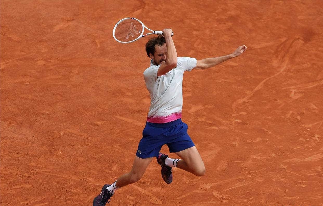 意大利网球队横扫西班牙网球队,兹维列夫打破历史纪录的简单介绍 意大利网球队横扫西班牙网球队,兹维列夫打破历史纪录的简单介绍