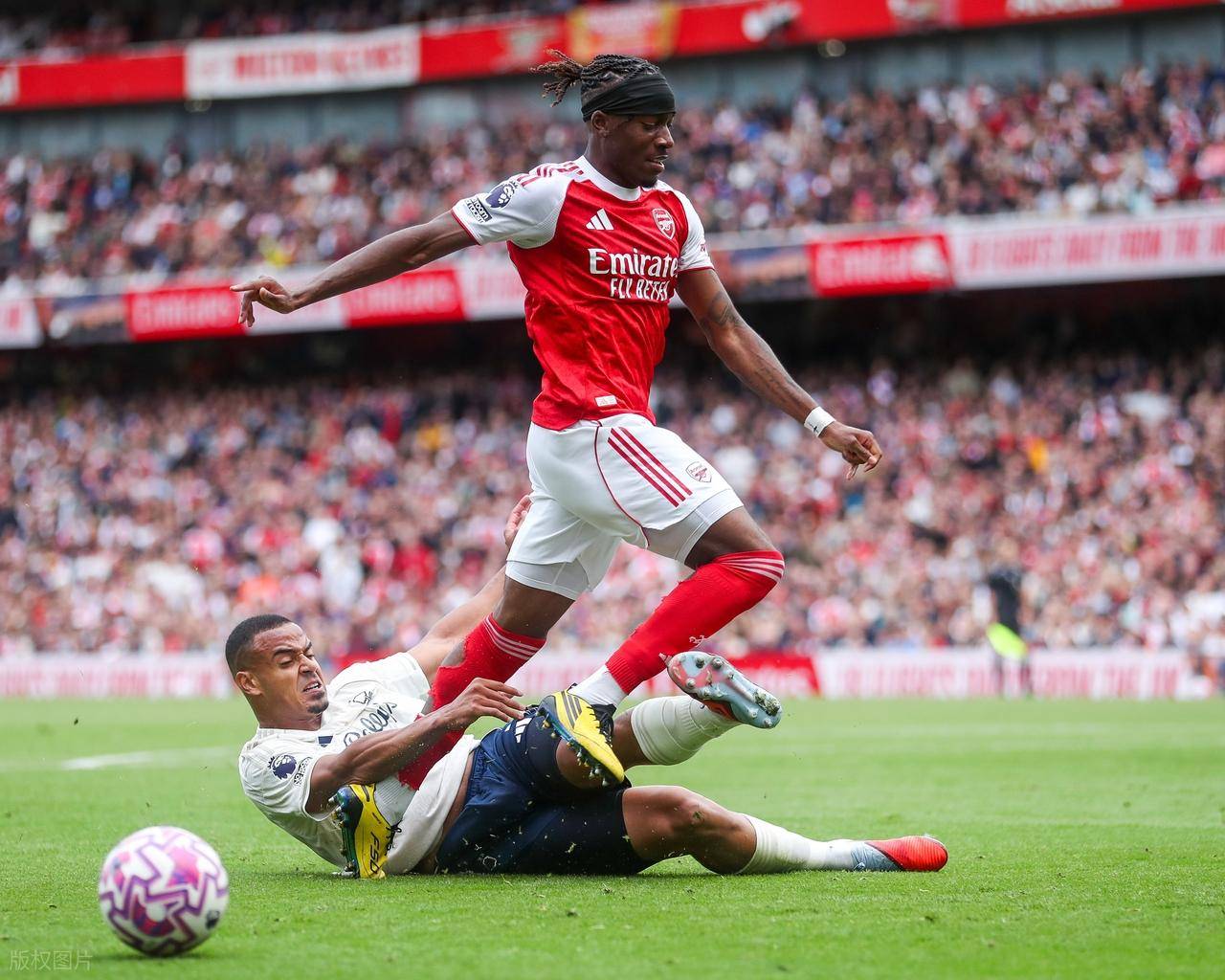 阿森纳血洗英格兰，罗本一己之力扛起全队的简单介绍