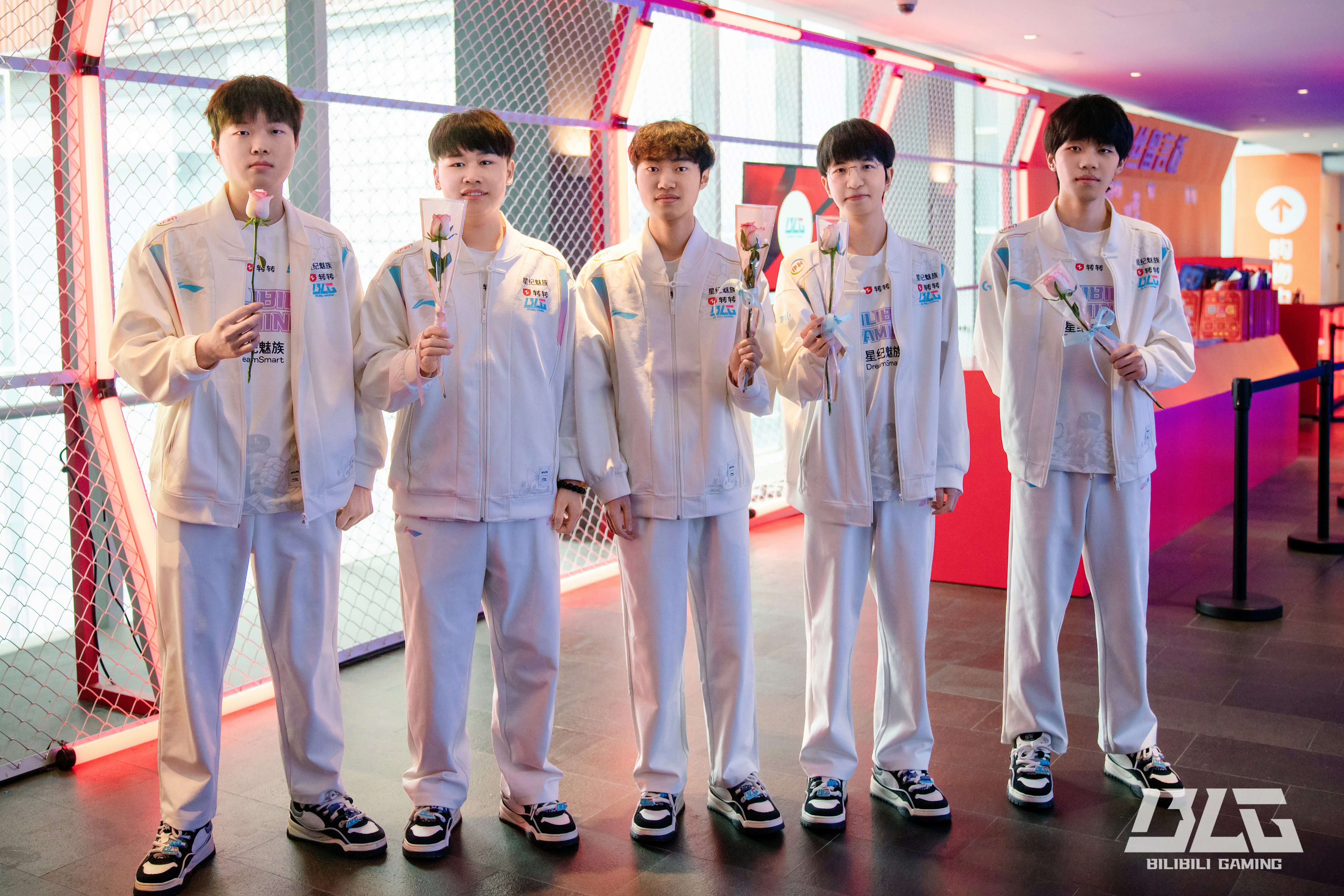 包含BLG碾压DK,Viper制霸全场的词条 包含BLG碾压DK,Viper制霸全场的词条