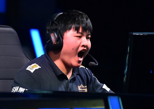 SHR鏖战TES，Inspired送出助攻