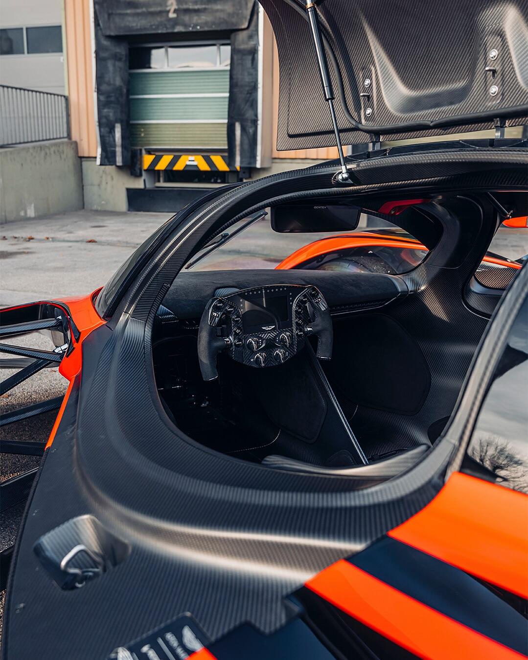 红牛车队绝杀阿斯顿马丁，皮亚斯特里高光表现