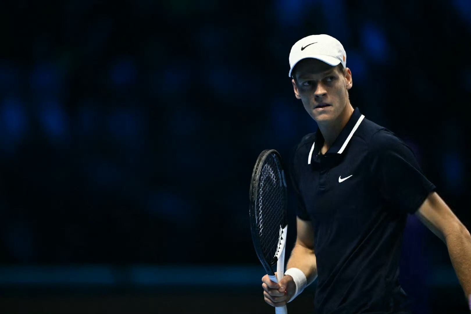 美网轻取ATP总决赛，辛纳点燃赛场