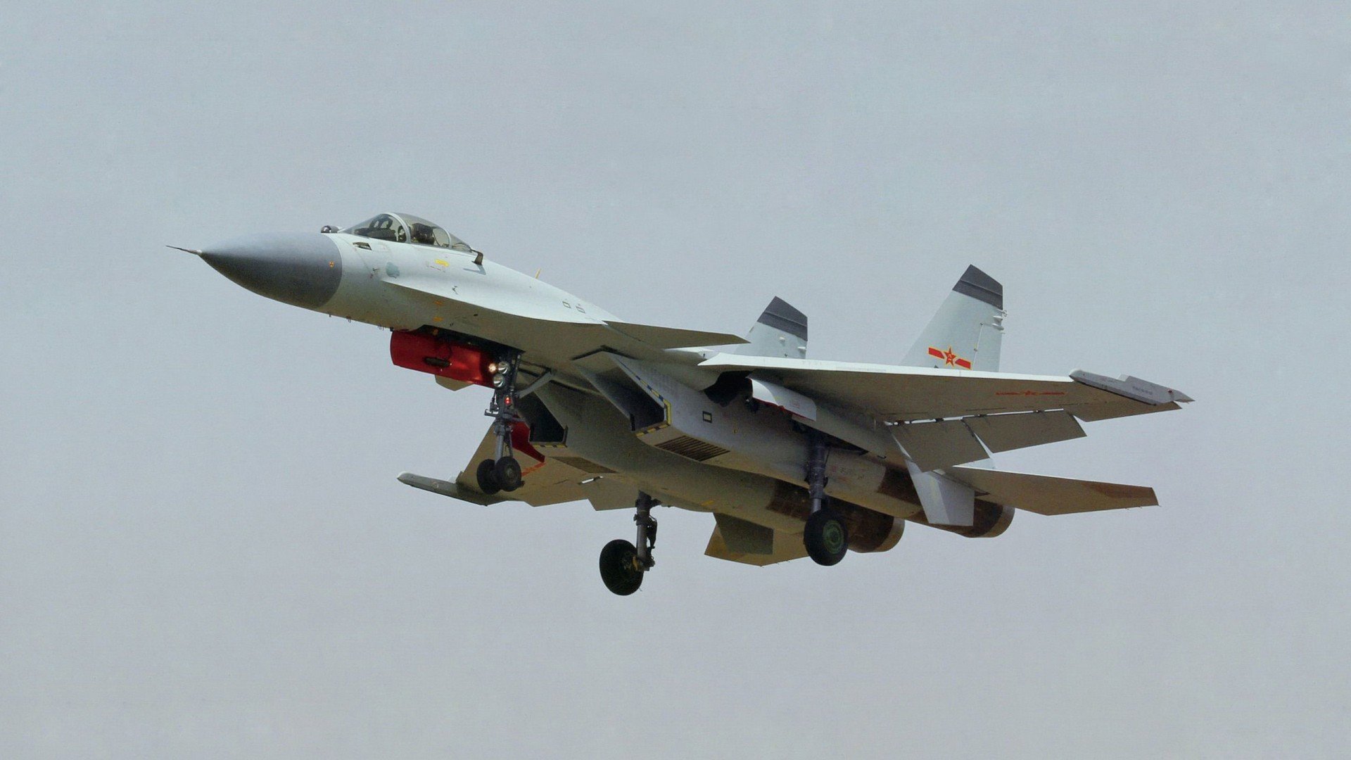 当战术革命吞噬巨头，亚特兰大用显微镜式压迫淘汰曼联，阿尔瓦雷斯是那颗精准的手术刀