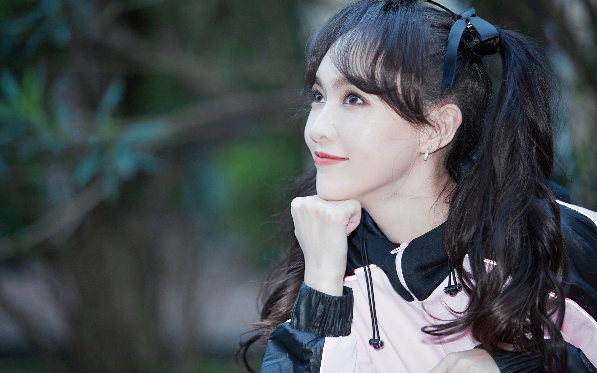 群星之下，阿尔瓦雷斯在西甲德比之夜以无声惊雷证明自己