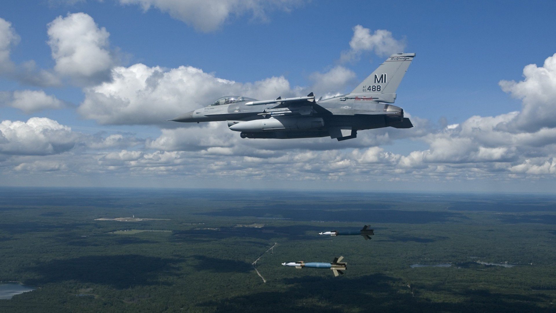 跨越时空的王牌对决，当芝加哥的拉文遇上广东的勇士